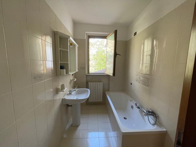 Image No.21-3 Bed Country House for sale