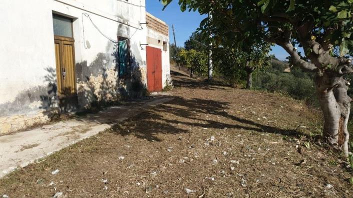 Image No.8-5 Bed Farmhouse for sale