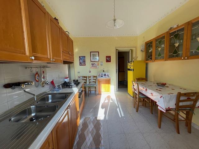 Image No.18-3 Bed Semi-Detached for sale