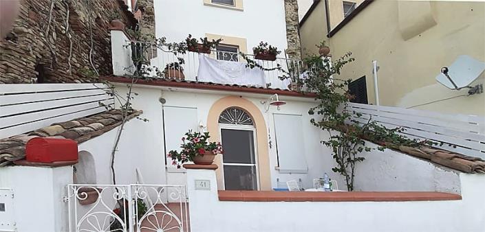 Image No.4-2 Bed Townhouse for sale