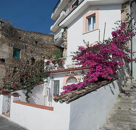 Image No.3-2 Bed Townhouse for sale