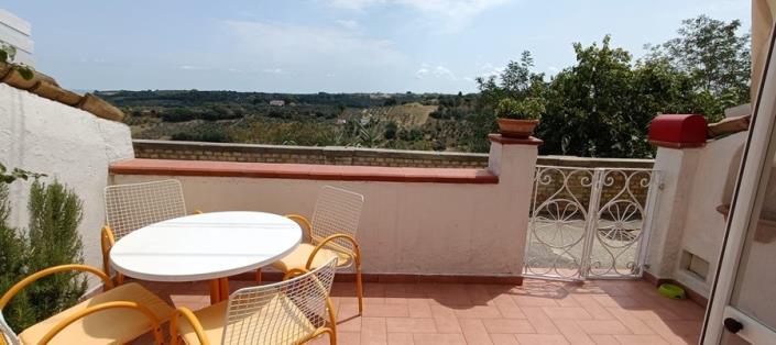 Image No.5-2 Bed Townhouse for sale