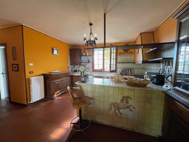 Image No.16-5 Bed Country House for sale