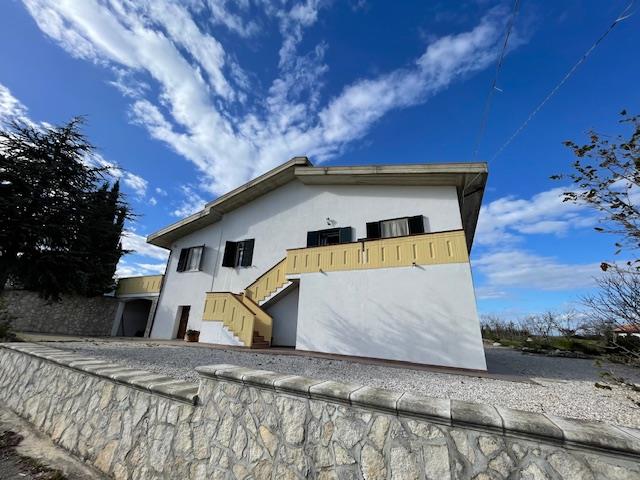 Image No.12-3 Bed Villa / Detached for sale