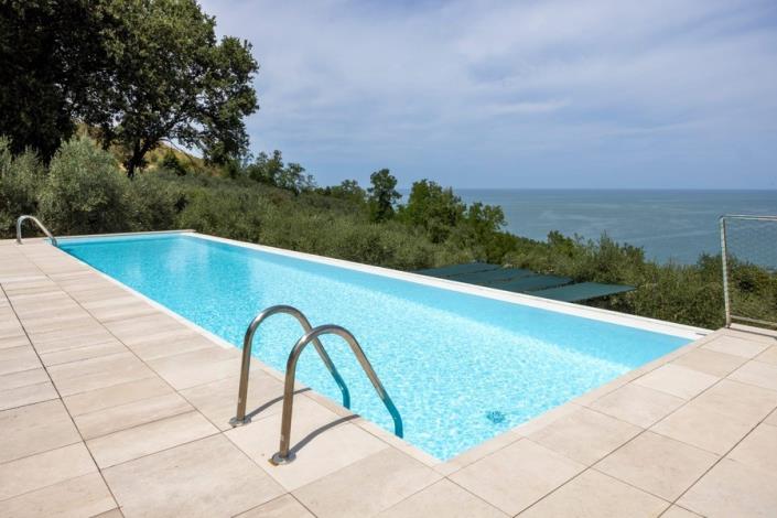 Image No.2-4 Bed Villa for sale