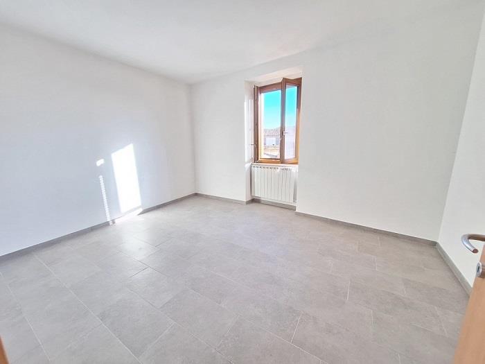 Image No.14-2 Bed Townhouse for sale