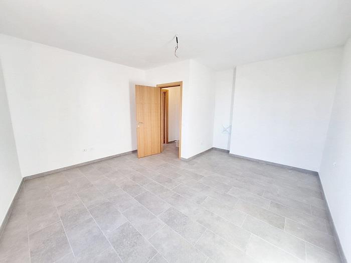 Image No.15-2 Bed Townhouse for sale