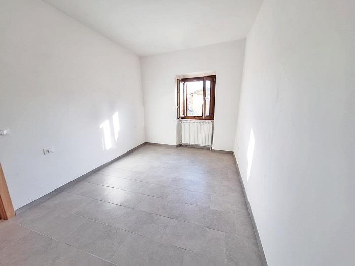 Image No.16-2 Bed Townhouse for sale