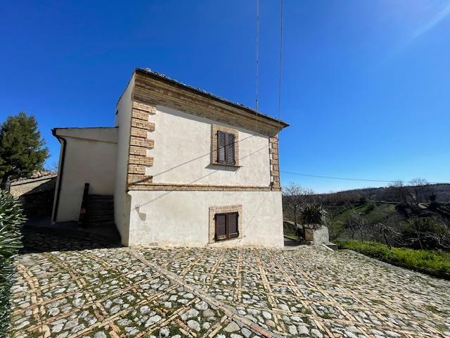 Image No.7-4 Bed Townhouse for sale