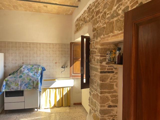 Image No.22-4 Bed Townhouse for sale