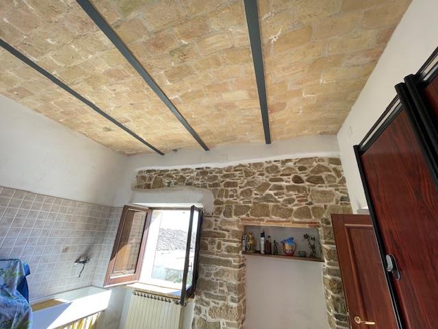 Image No.23-4 Bed Townhouse for sale