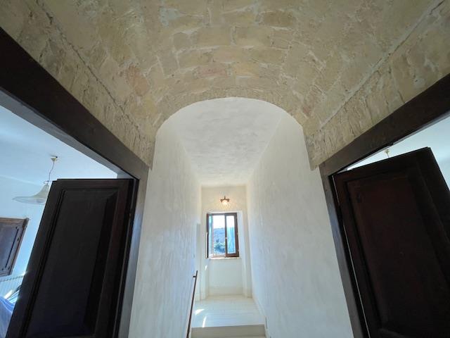 Image No.52-4 Bed Townhouse for sale