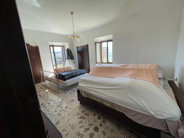 Image No.53-4 Bed Townhouse for sale