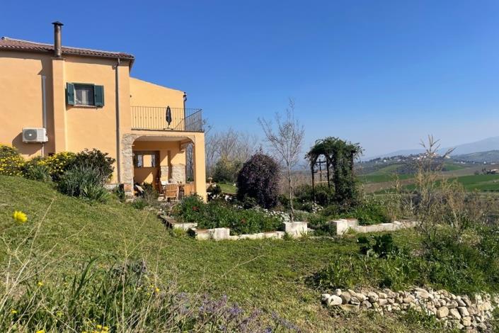 Image No.8-4 Bed Country House for sale