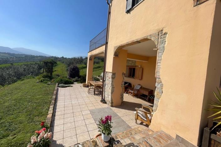 Image No.11-4 Bed Country House for sale