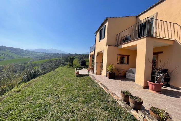 Image No.12-4 Bed Country House for sale