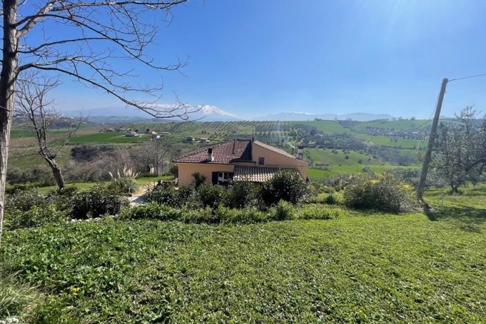 Image No.14-4 Bed Country House for sale