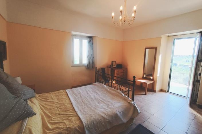 Image No.43-4 Bed Country House for sale