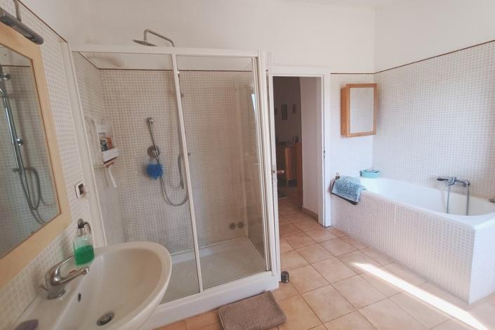 Image No.45-4 Bed Country House for sale