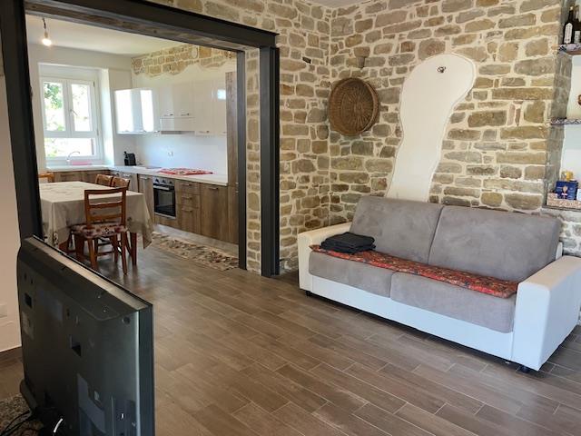 Image No.32-3 Bed Country House for sale