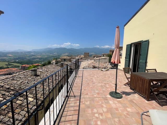 Image No.4-4 Bed Townhouse for sale