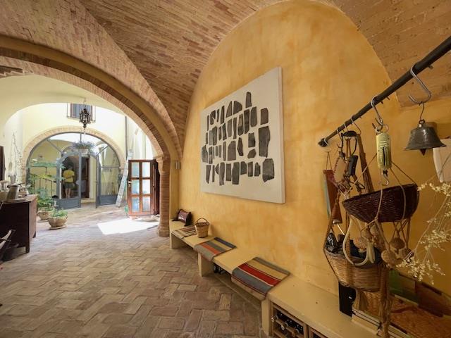 Image No.6-4 Bed Townhouse for sale