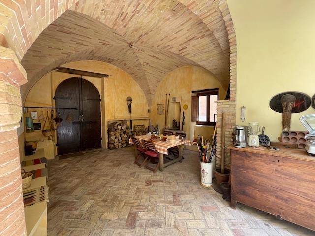 Image No.8-4 Bed Townhouse for sale