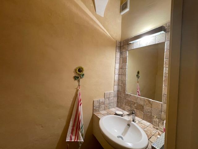 Image No.17-4 Bed Townhouse for sale