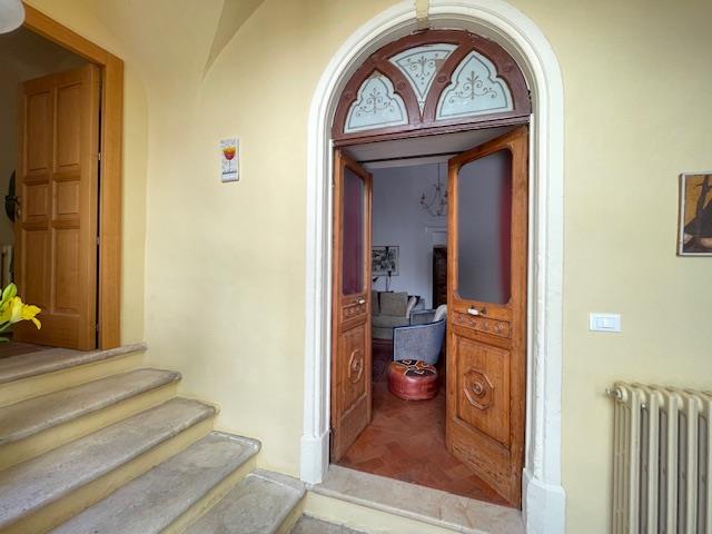 Image No.19-4 Bed Townhouse for sale