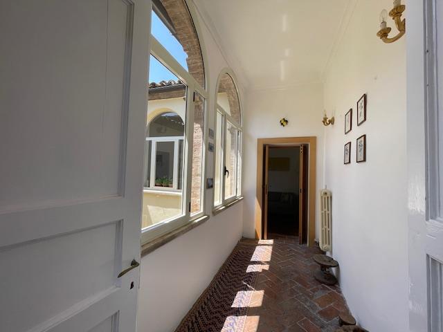 Image No.26-4 Bed Townhouse for sale