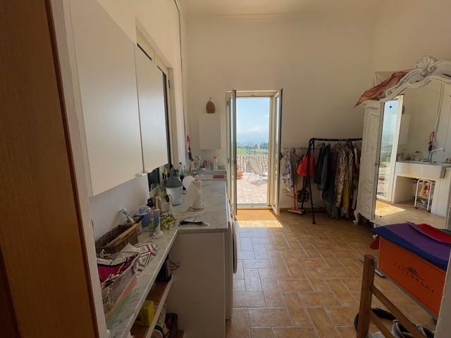 Image No.45-4 Bed Townhouse for sale