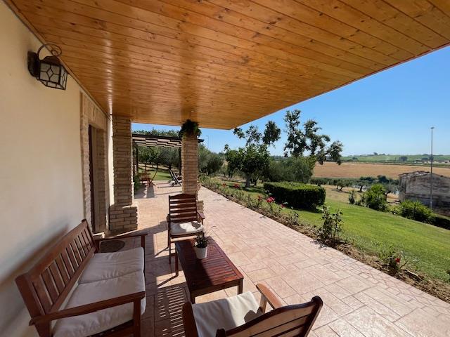 Image No.14-8 Bed Country House for sale