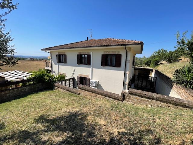 Image No.22-8 Bed Country House for sale