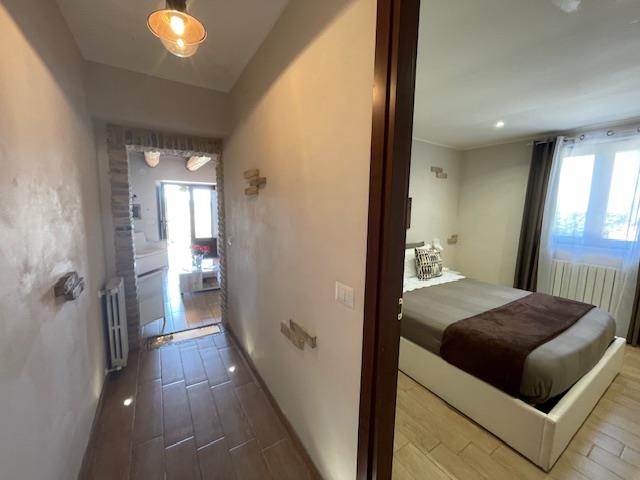 Image No.31-8 Bed Country House for sale