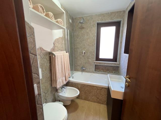 Image No.34-8 Bed Country House for sale