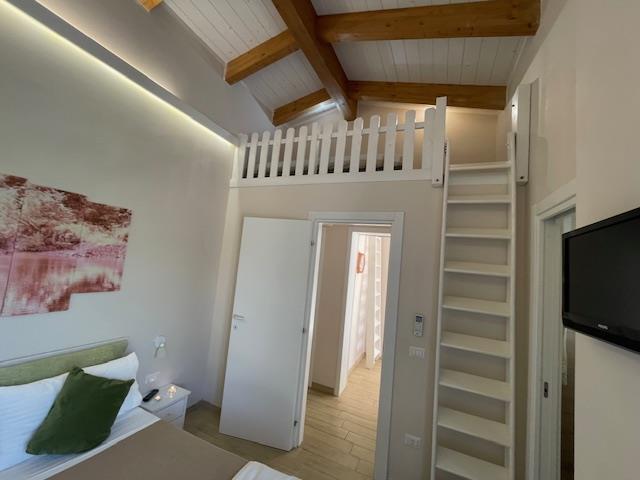 Image No.49-8 Bed Country House for sale