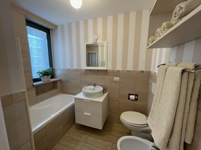 Image No.53-8 Bed Country House for sale