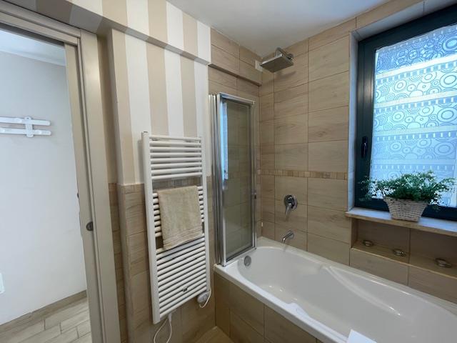 Image No.54-8 Bed Country House for sale