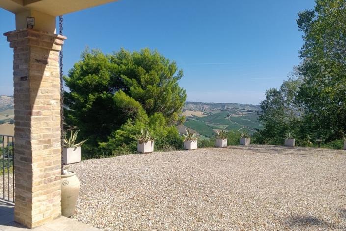 Image No.6-2 Bed Country House for sale