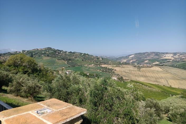 Image No.7-2 Bed Country House for sale