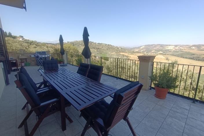 Image No.13-2 Bed Country House for sale