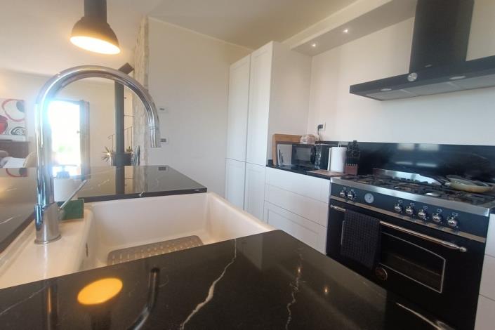 Image No.19-2 Bed Country House for sale