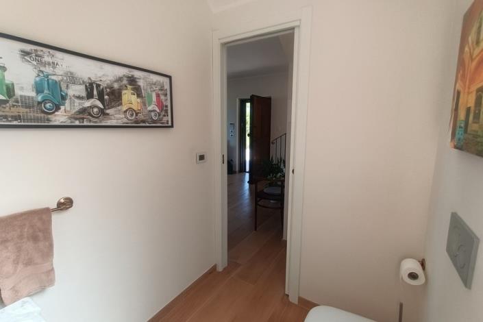 Image No.27-2 Bed Country House for sale