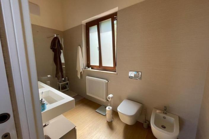 Image No.32-2 Bed Country House for sale