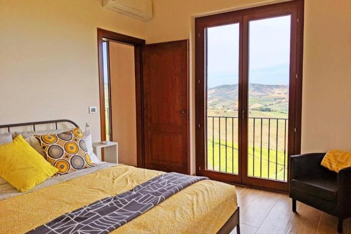 Image No.35-2 Bed Country House for sale