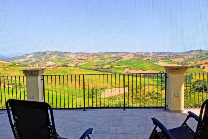 Image No.36-2 Bed Country House for sale