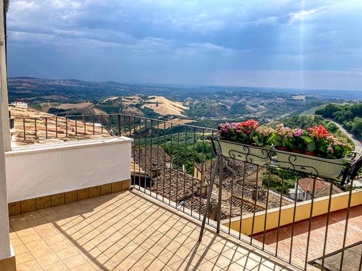 Image No.1-4 Bed Apartment for sale