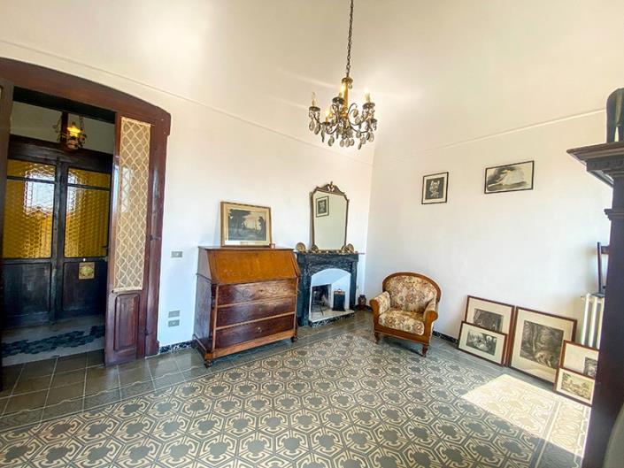 Image No.4-4 Bed Apartment for sale