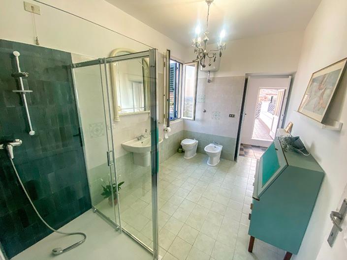 Image No.29-4 Bed Apartment for sale