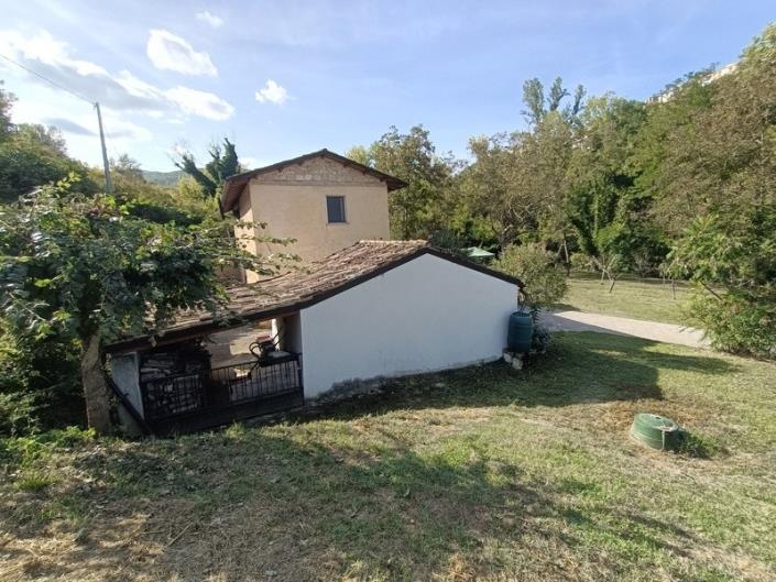 Image No.10-2 Bed Country House for sale